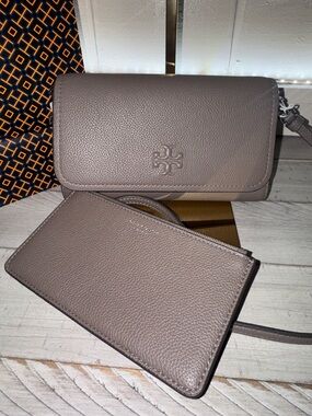 2fer Tory Burch Taupe Pebbled Leather Crossbody Bag Comes W/ Matching Pouch